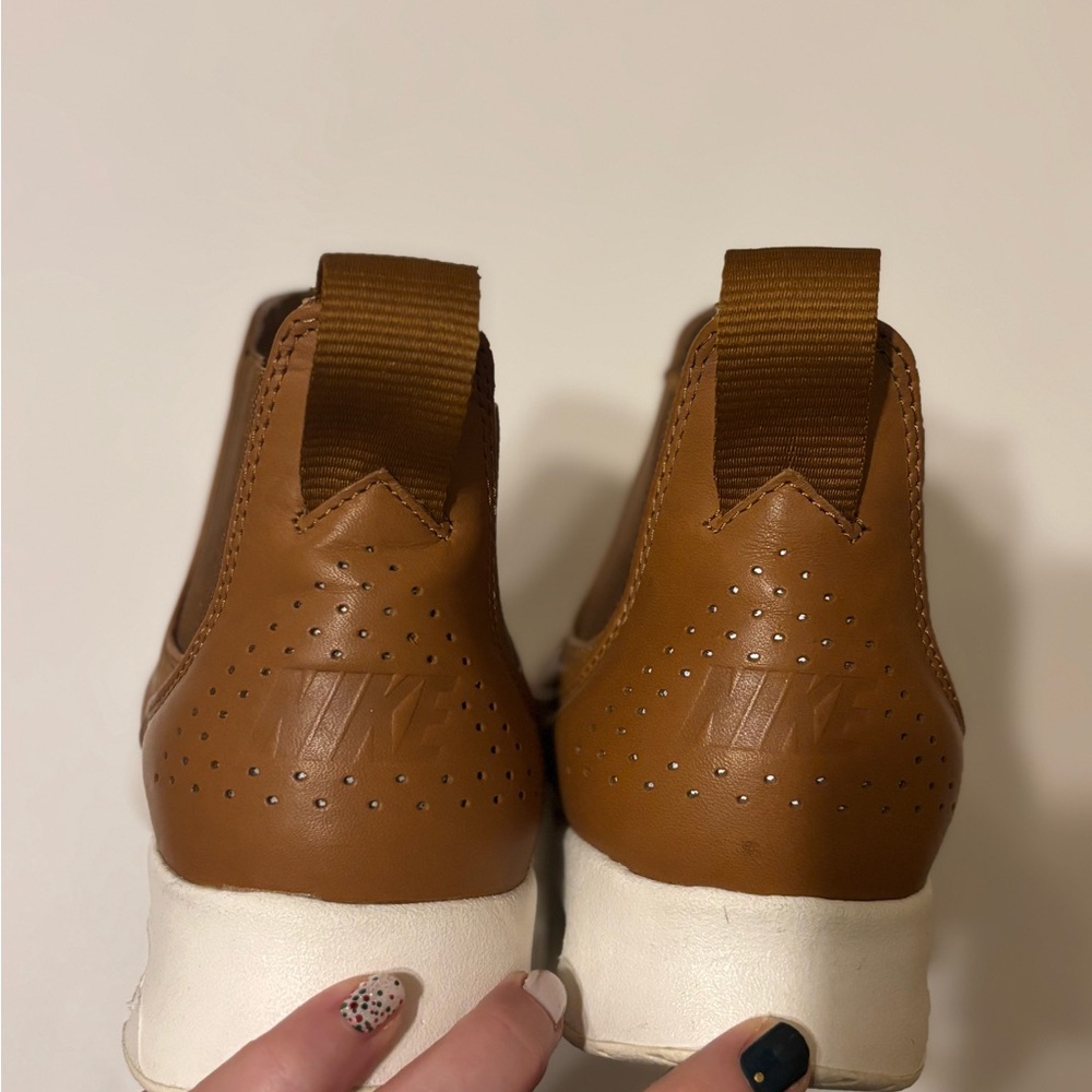 Nike Fall Booties - Picture 3 of 7
